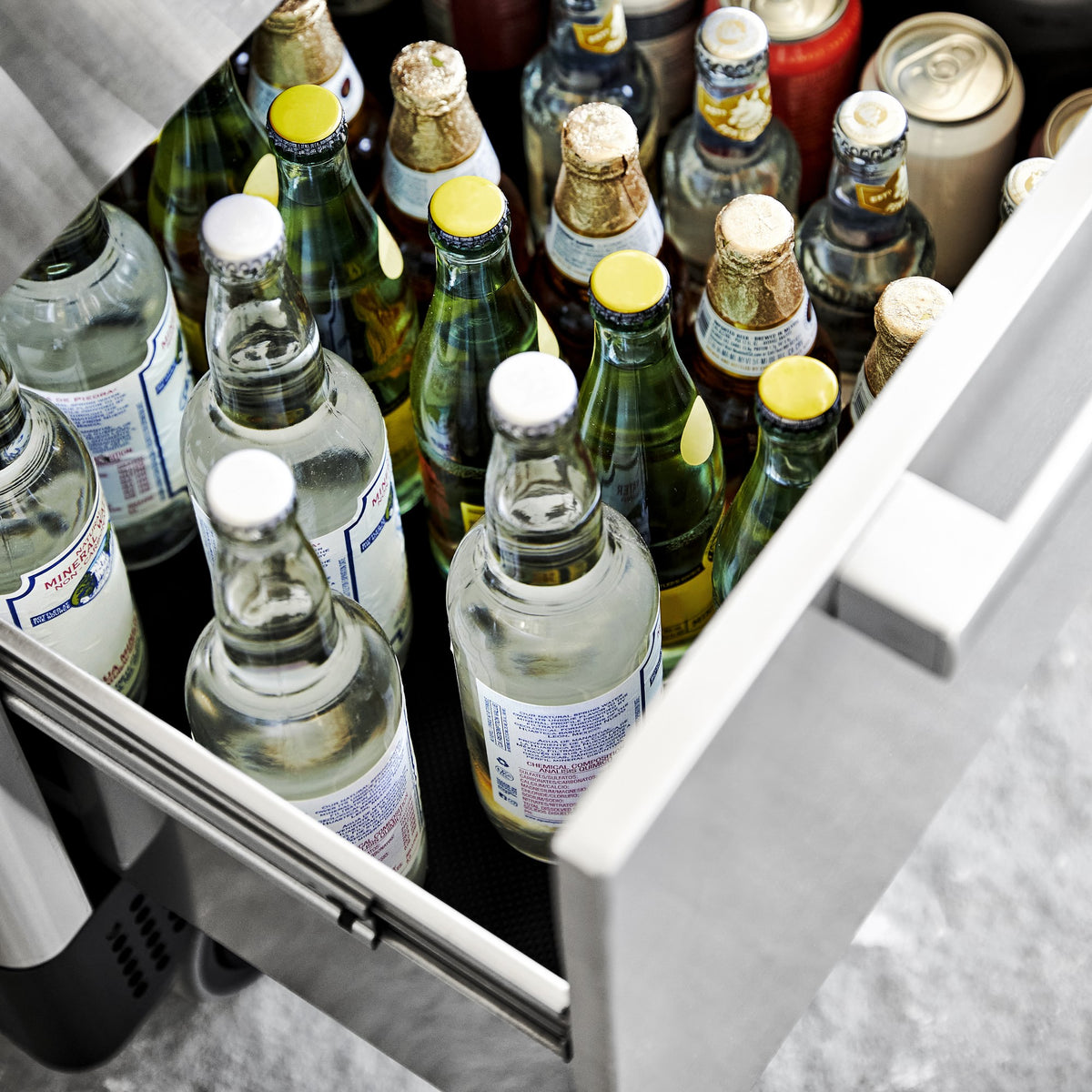 MoBar 550S Outdoor Mobile Bar Cart