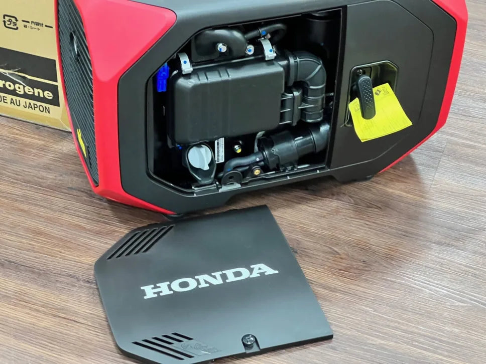 Honda EU32i Petrol Generator: 3.2kW Max Power, 8.6h Runtime, 4.7L Tank - 4-Stroke for Outdoor/Emergency Use