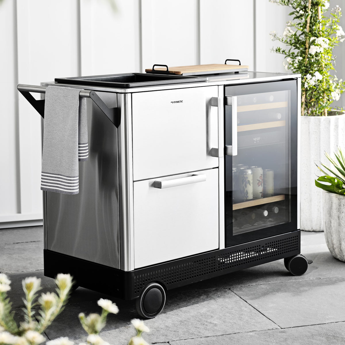 MoBar 550S Outdoor Mobile Bar Cart