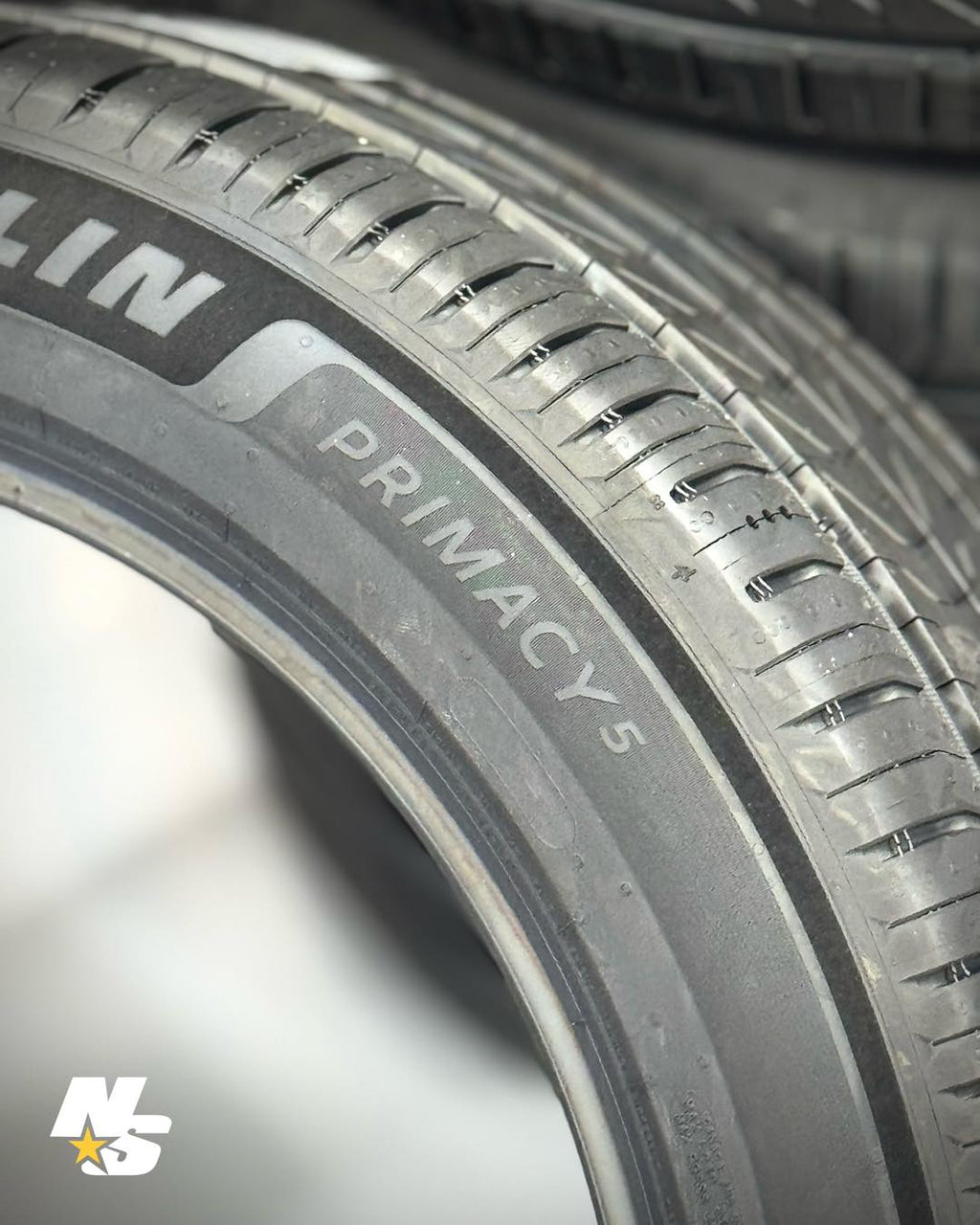 2025 Michelin Primacy 4 Full size